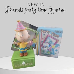 Peanuts Charlie Brown Party Figurine